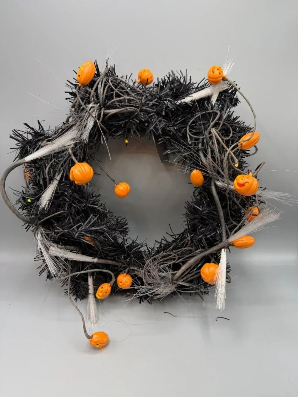 Halloween LED Fiber Optic Black Wreath With Orange Pumpkin Decorations 16 Inches